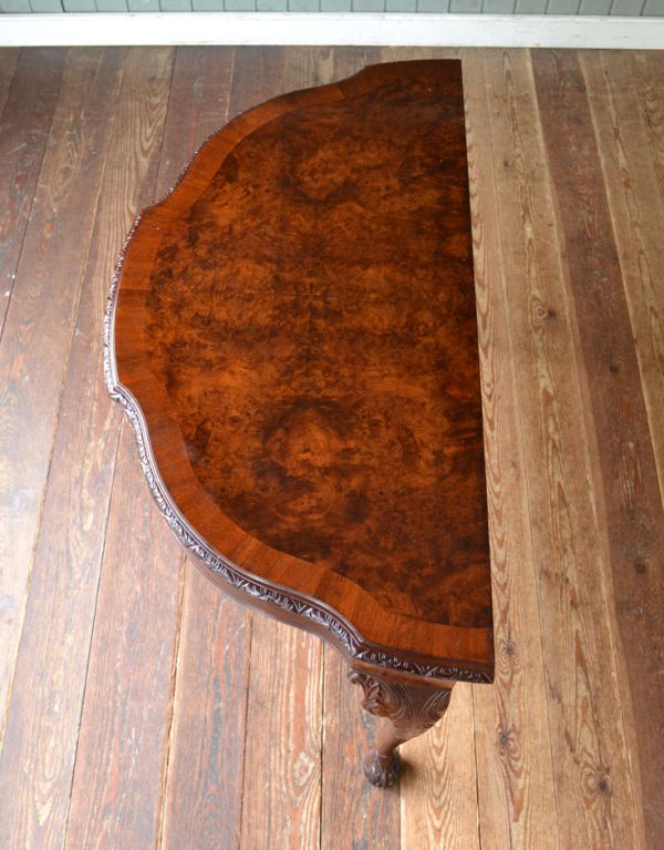 ロイドテーブル アンティーク家具 英国のアンティーク家具、ゴージャスな半月型の引き出し付コンソールテーブル。半円形の天板です。(q-510-f)