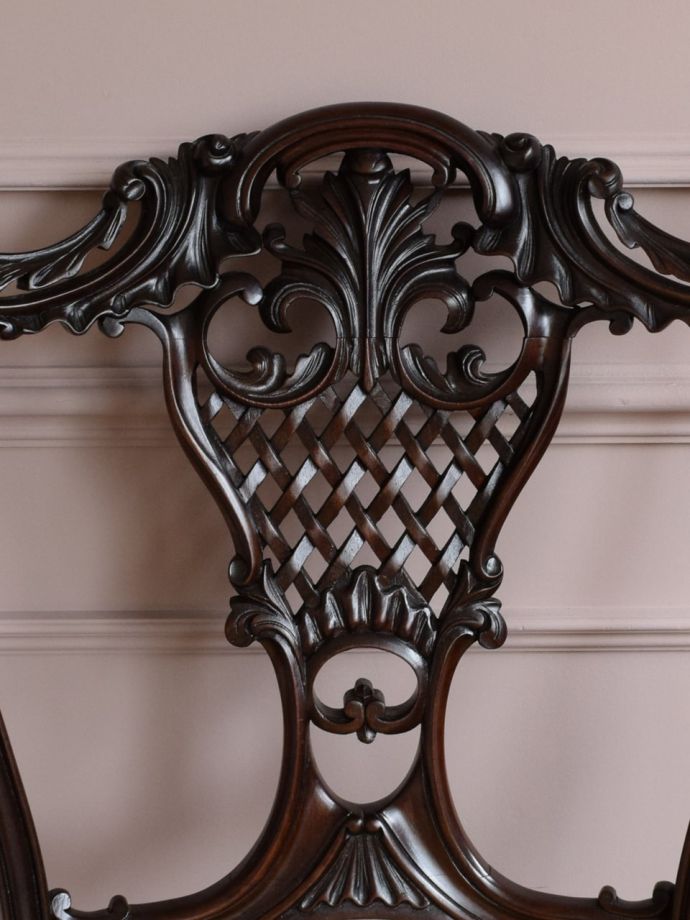 英国アンティークらしい装飾