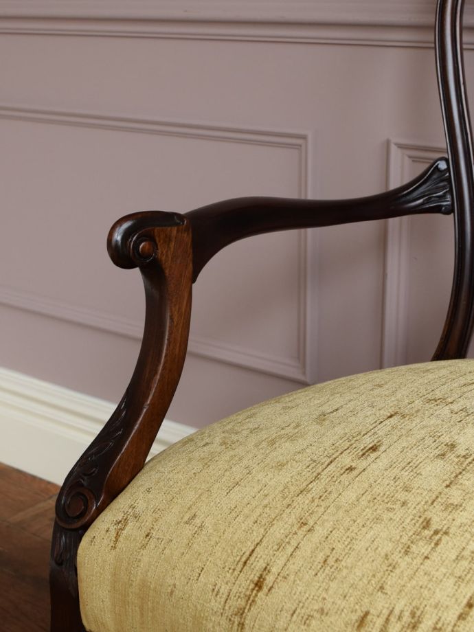 アンティークの椅子のアーム