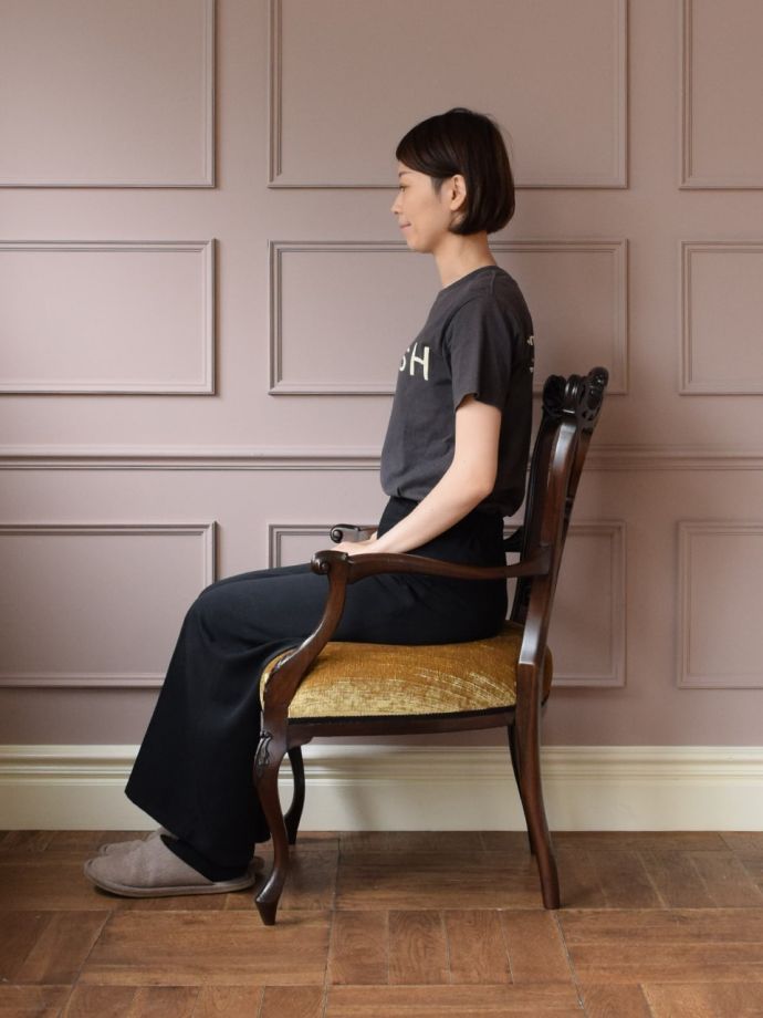 アンティークの椅子の側面