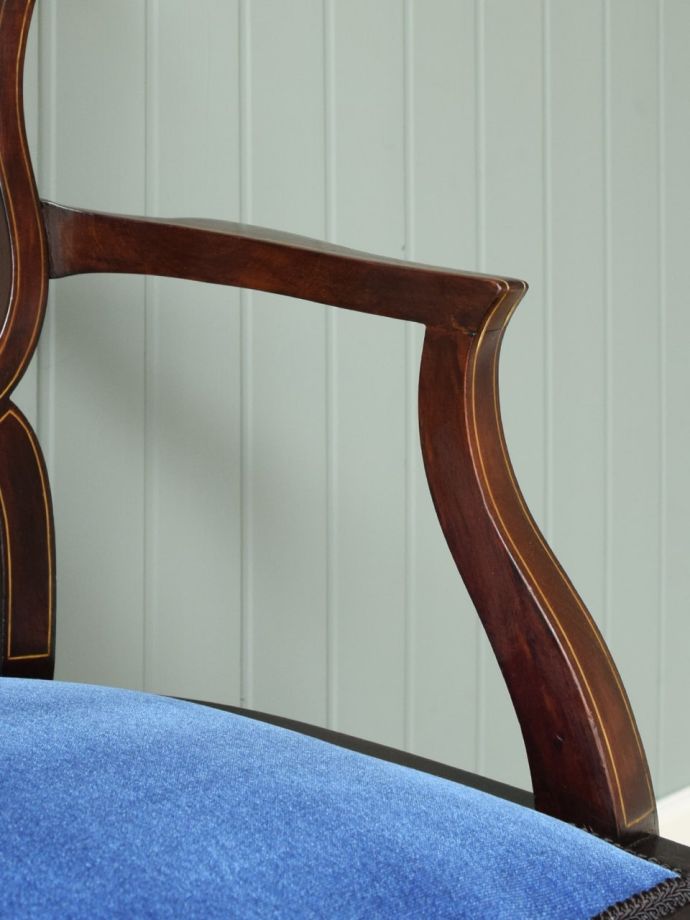 アンティークの椅子のアーム