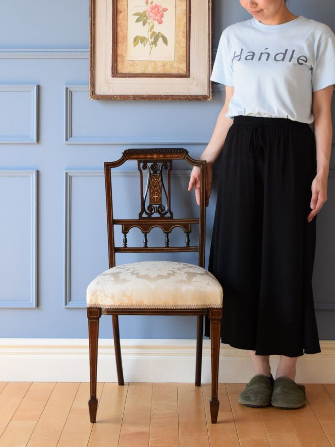 英国アンティークのサロンチェア