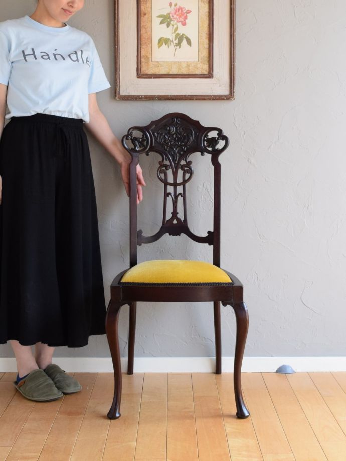 英国アンティークのサロンチェア