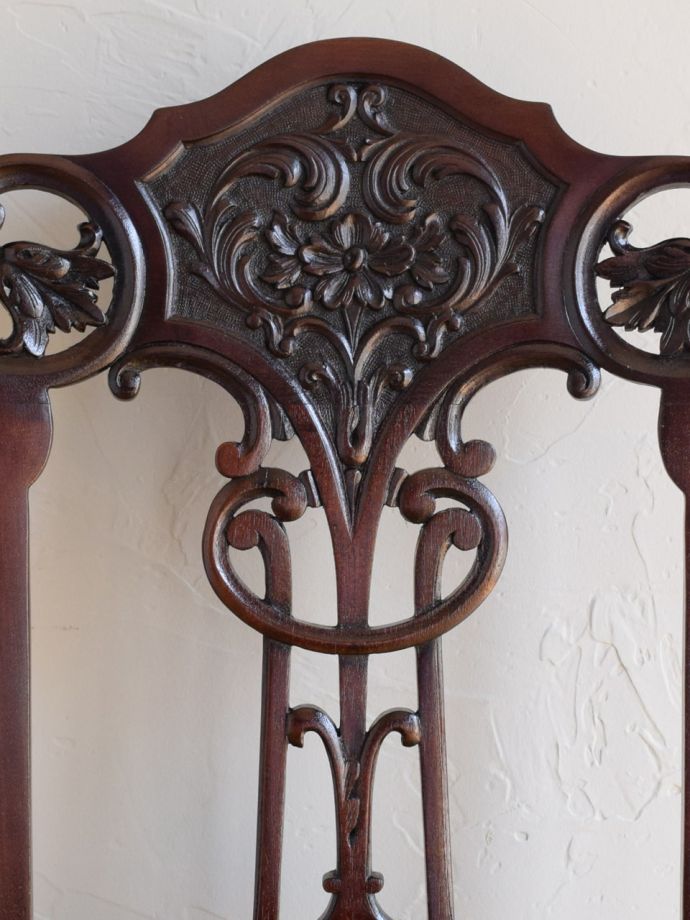 英国アンティークらしい装飾