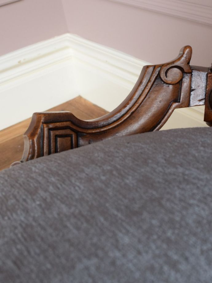 アンティークの椅子のアーム