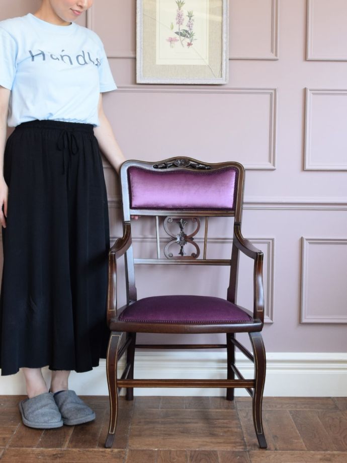 英国アンティークのサロンチェア