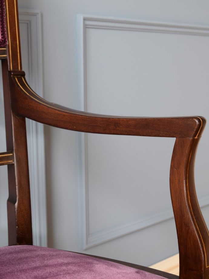 アンティークの椅子のアーム