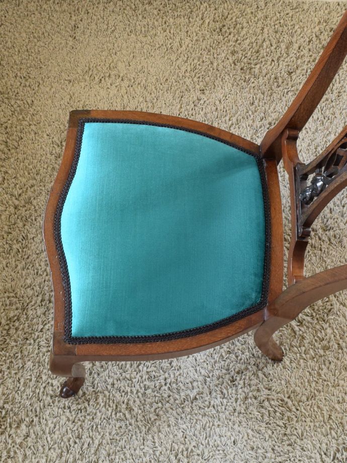 アンティークの椅子の座面