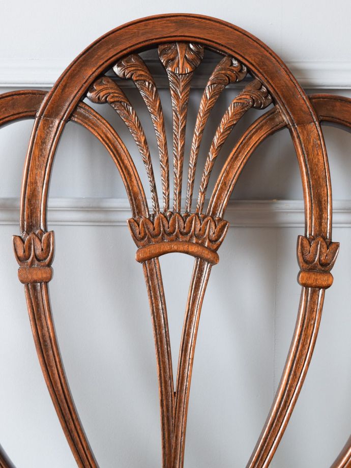 英国アンティークらしい装飾