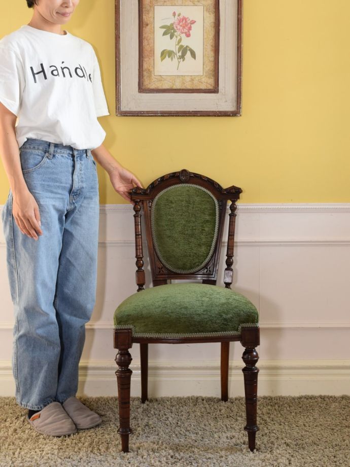 英国アンティークのサロンチェア