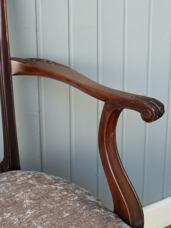 アンティークの椅子のアーム