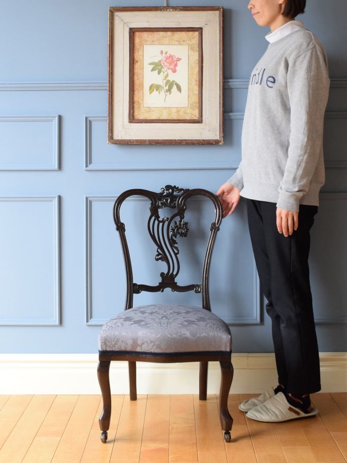 英国アンティークのサロンチェア