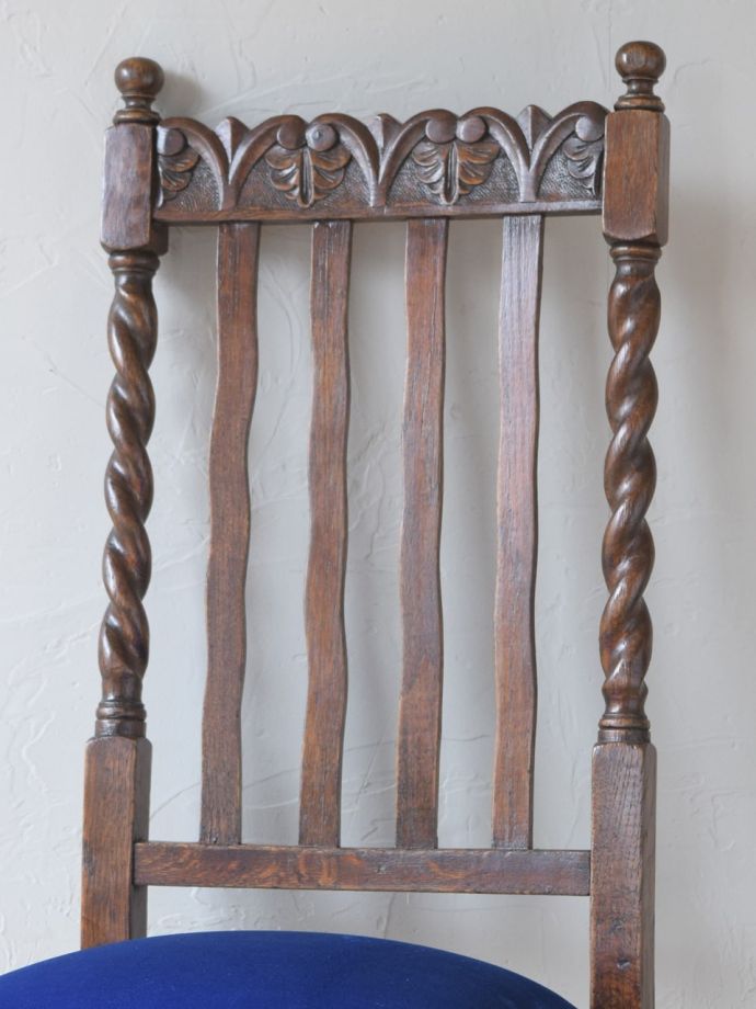 アンティークらしい美しい椅子