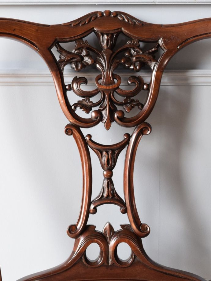 英国アンティークらしい装飾