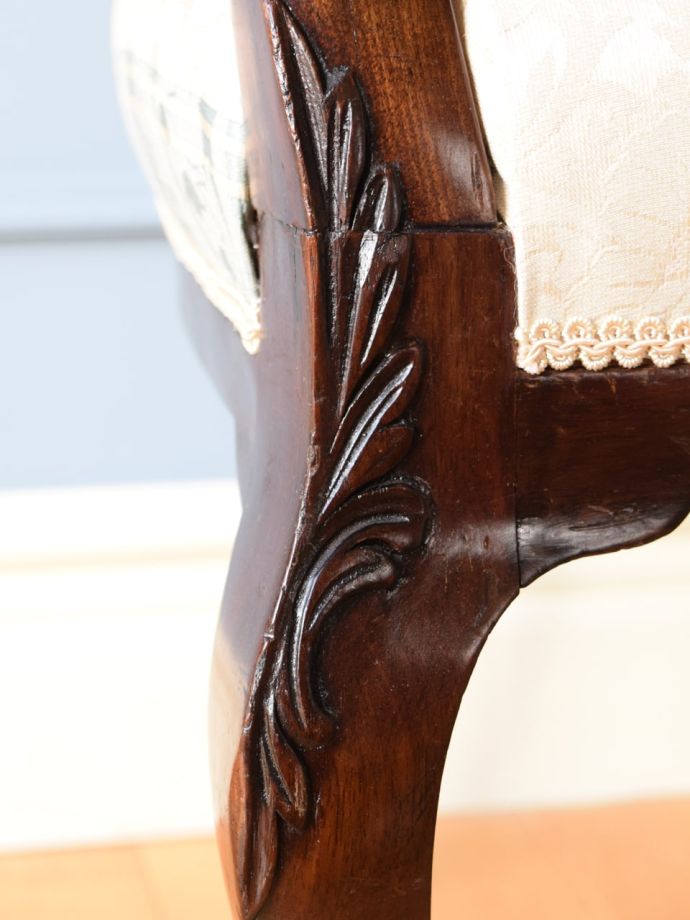 英国アンティークらしい装飾