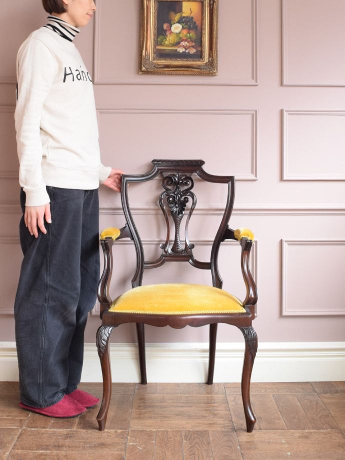 英国アンティークのサロンチェア