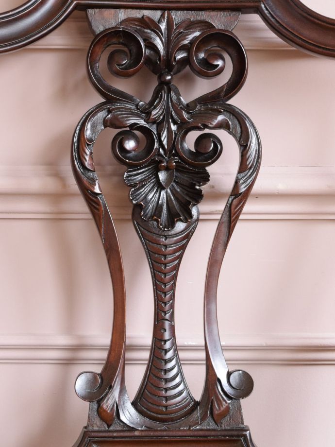 英国アンティークらしい装飾