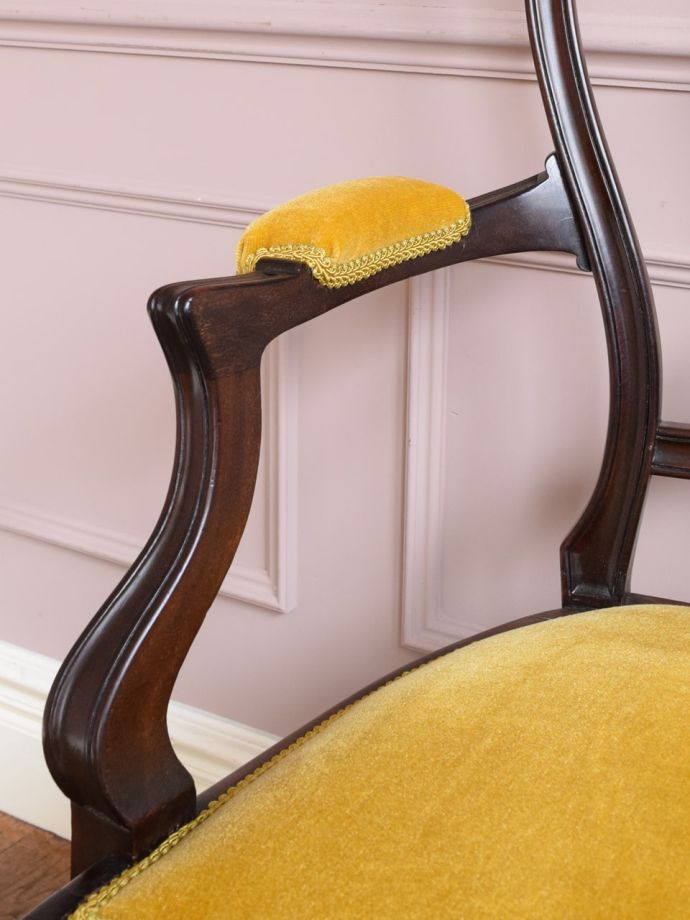 アンティークの椅子のアーム