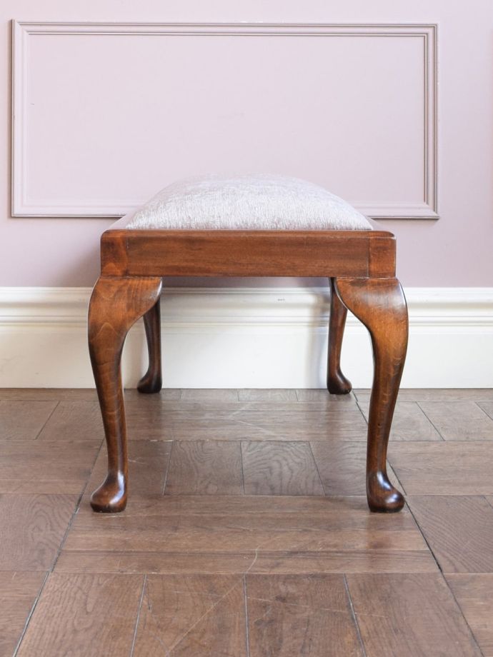 アンティークスツールの側面