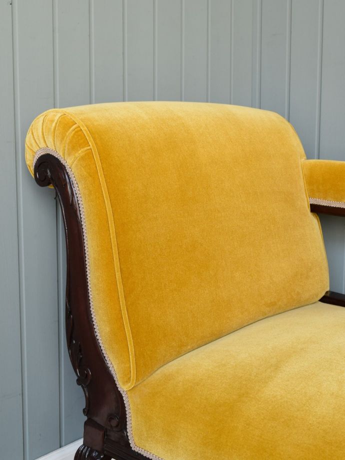 セティの肘掛け