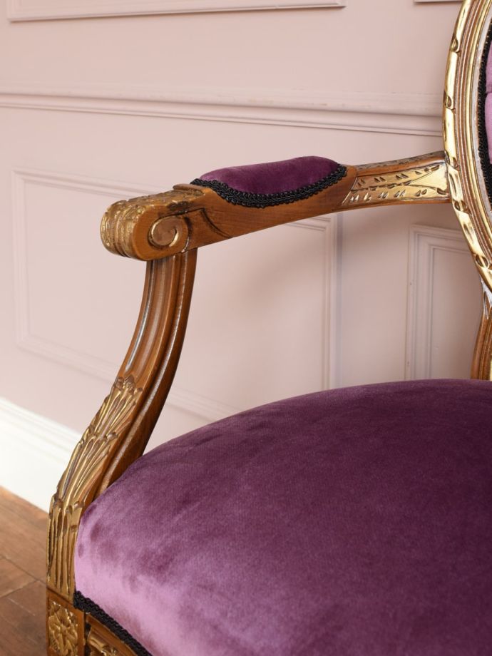 アンティークの椅子のアーム