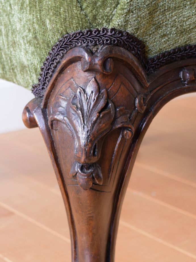 イギリスらしい美しい彫