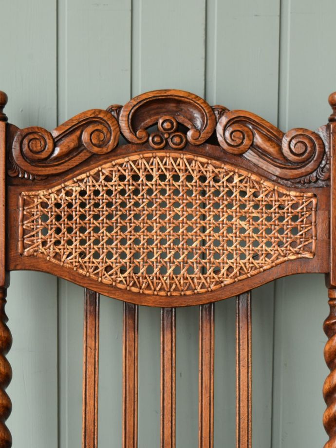 アンティークチェアの装飾