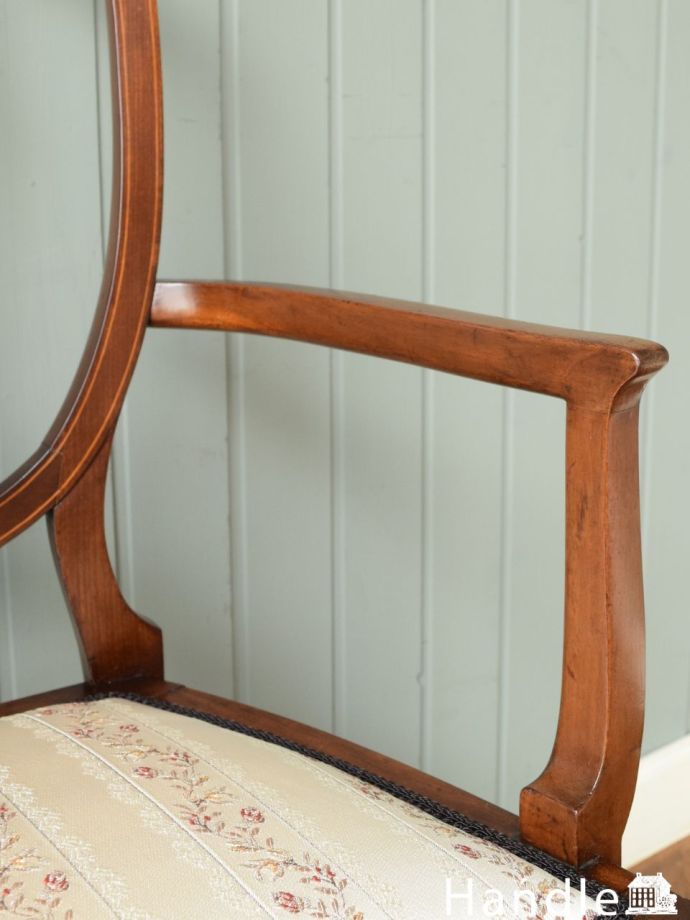 アンティークの椅子のアーム