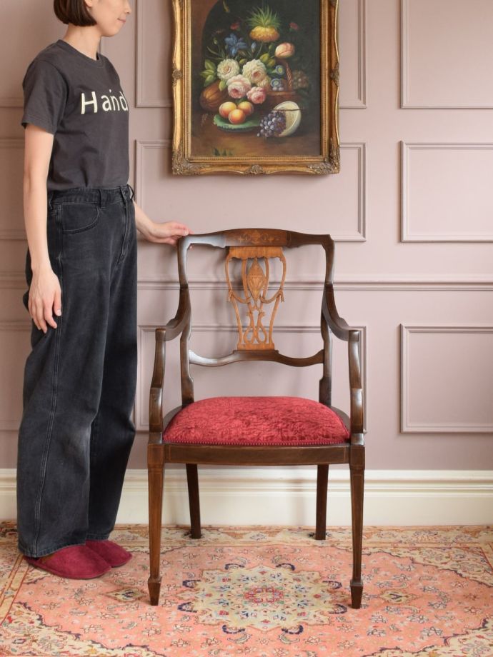 英国アンティークのサロンチェア