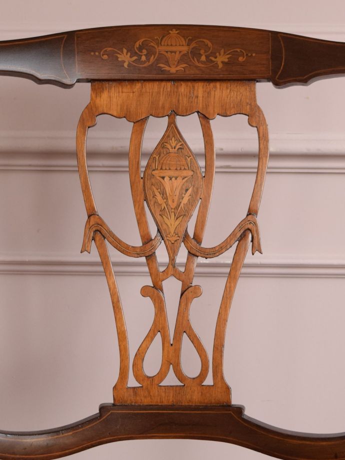 英国アンティークらしい装飾