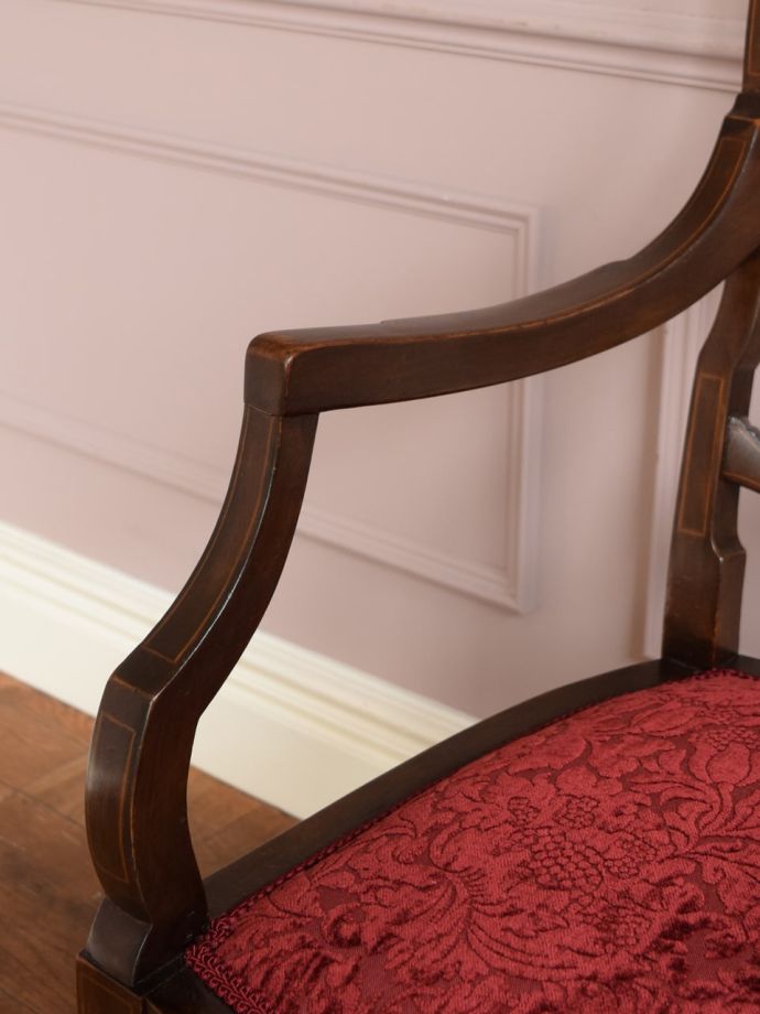 アンティークの椅子のアーム