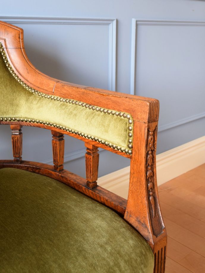 アンティークの椅子のアーム