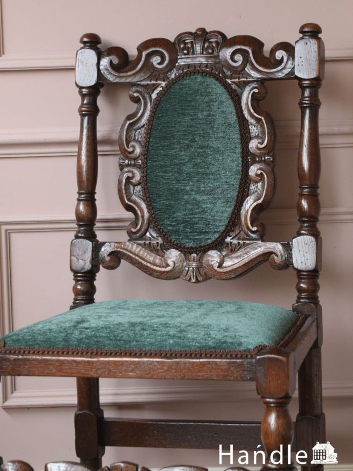 英国アンティークのダイニングチェア、重厚感漂うオーク材の