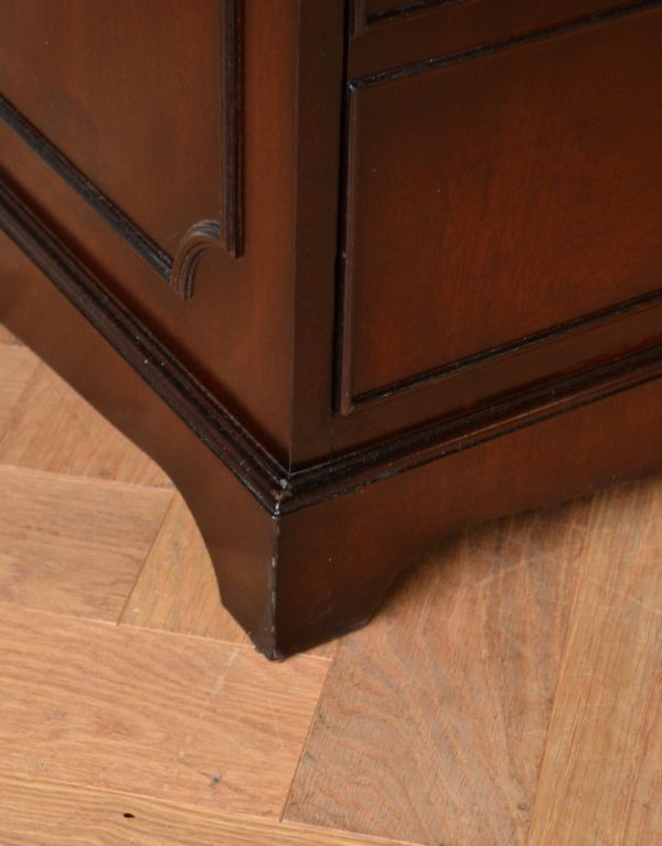 アンティークのチェスト　アンティーク家具　マホガニー材のアンティーク英国家具、ファイリングキャビネット。しっかりとした安定感があります。(q-566-f)