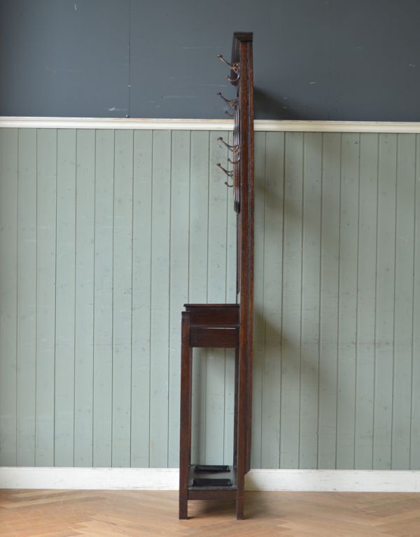 ホールスタンドの横