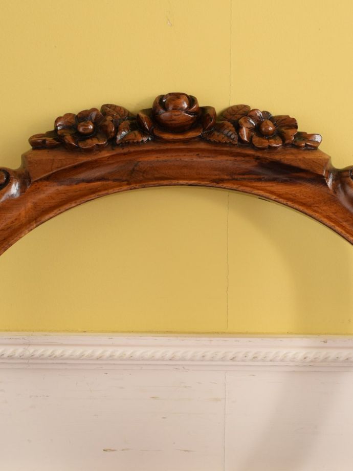 アンティークチェアの装飾