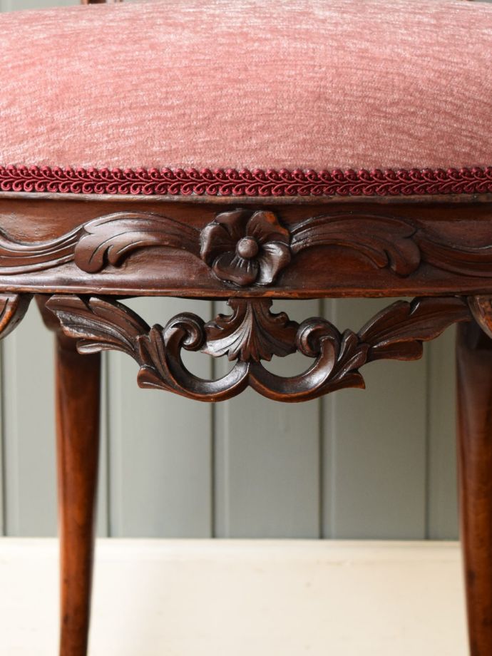 英国アンティークらしい装飾