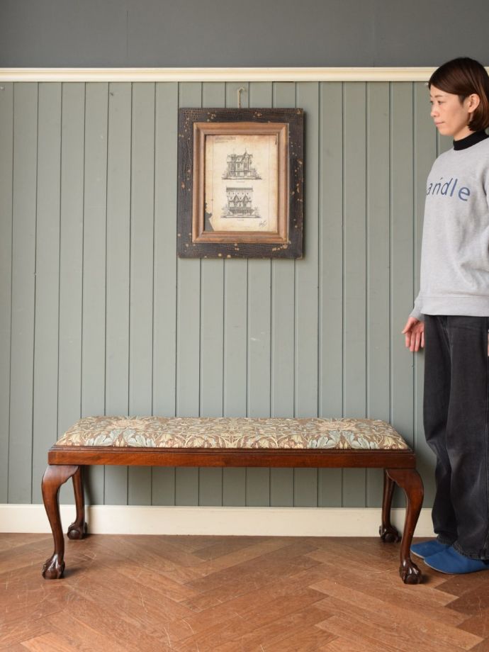 アンティークのスツール