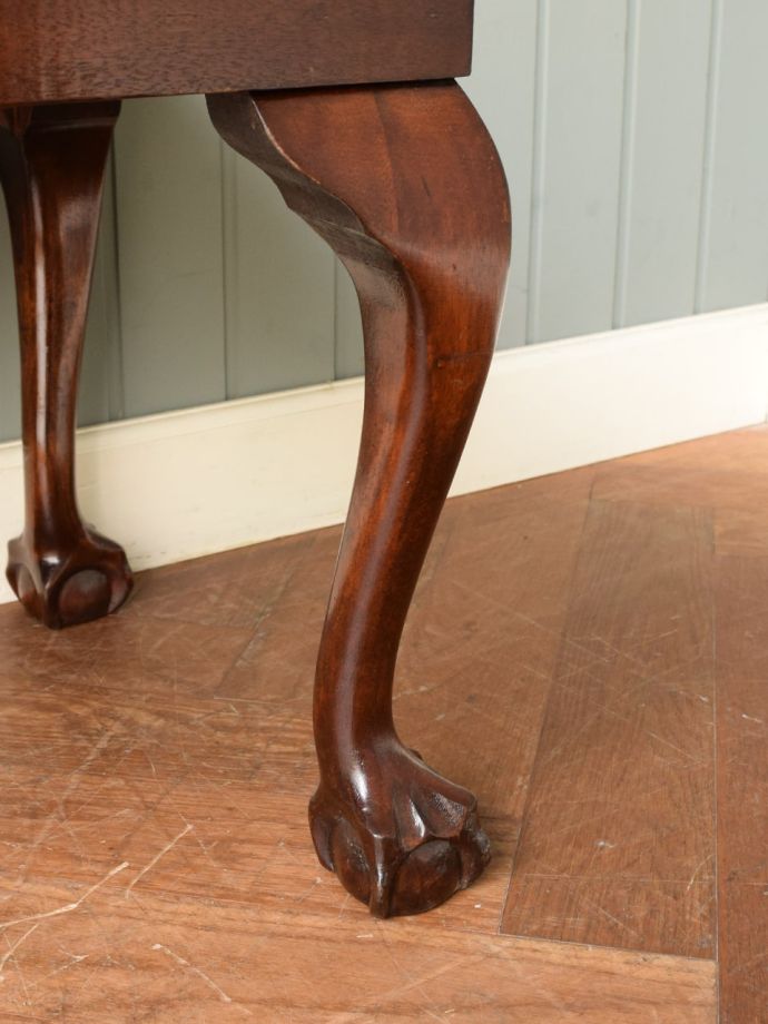 アンティークチェアの脚