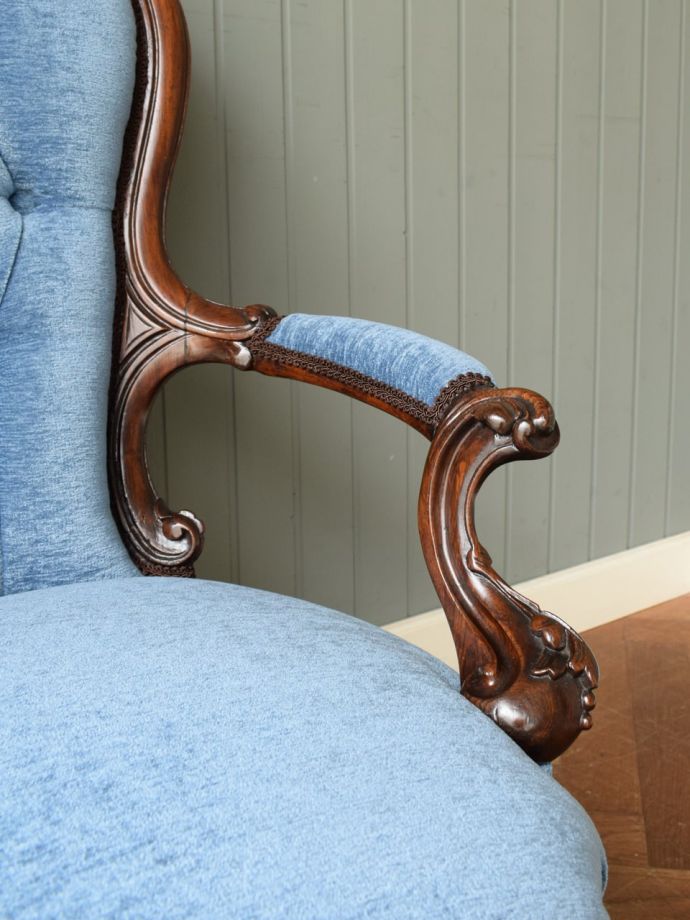 アンティークの椅子のアーム