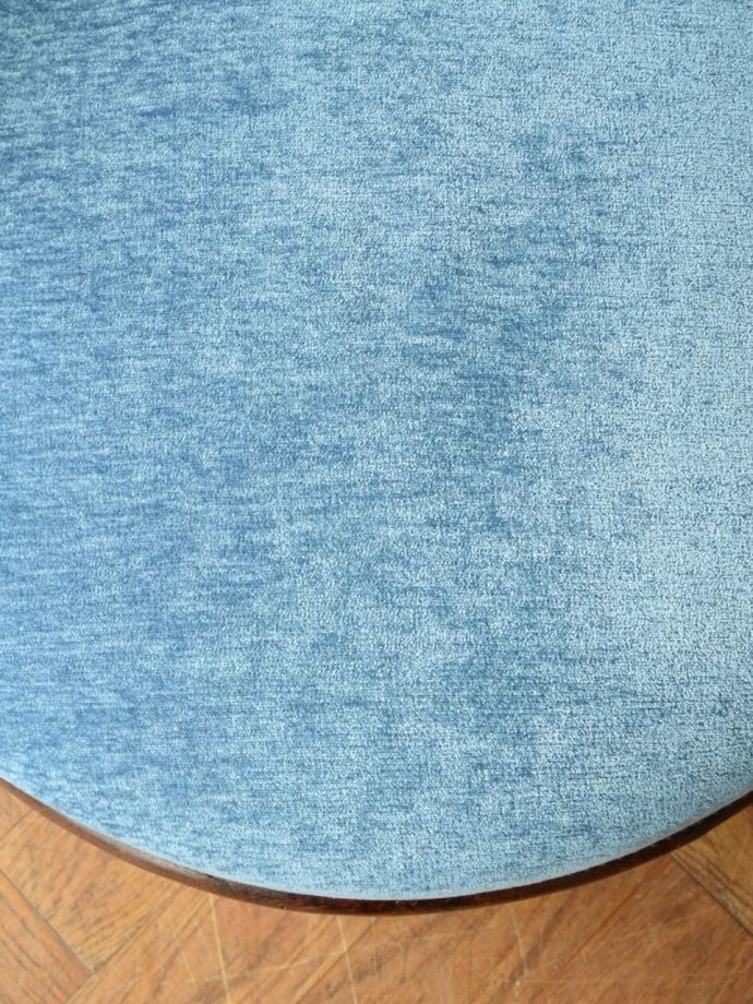 パーソナルチェアの座面の生地