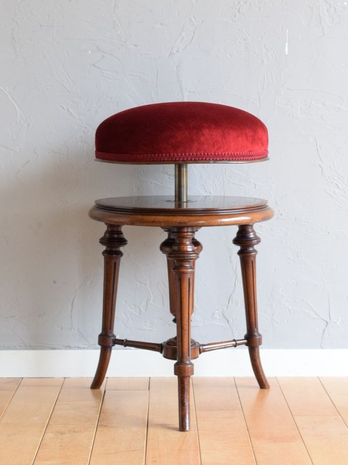 スツールの側面