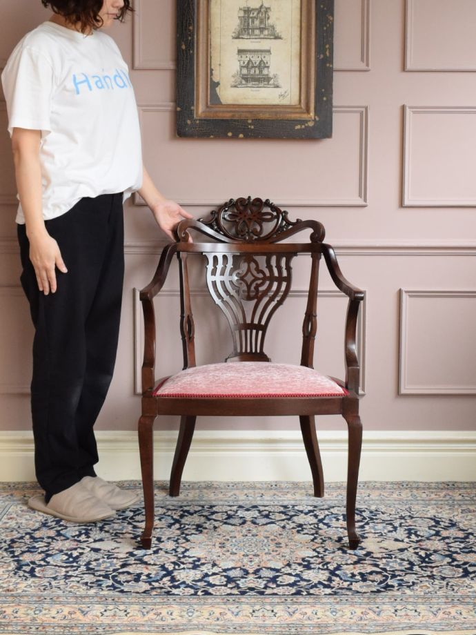 英国アンティークのサロンチェア