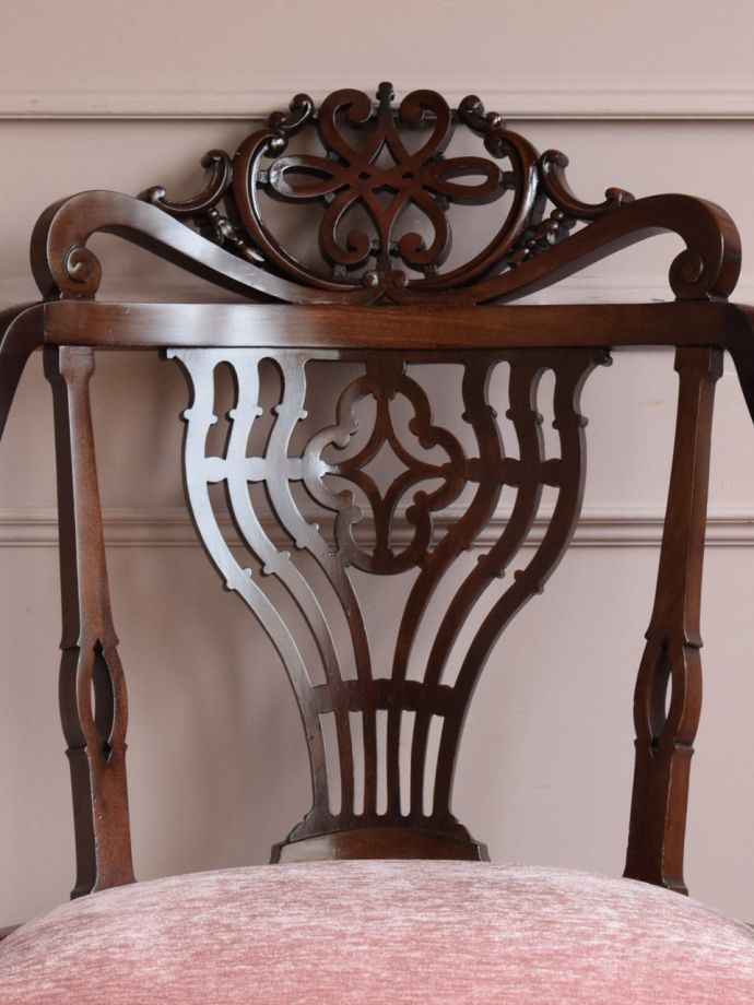 英国アンティークらしい装飾