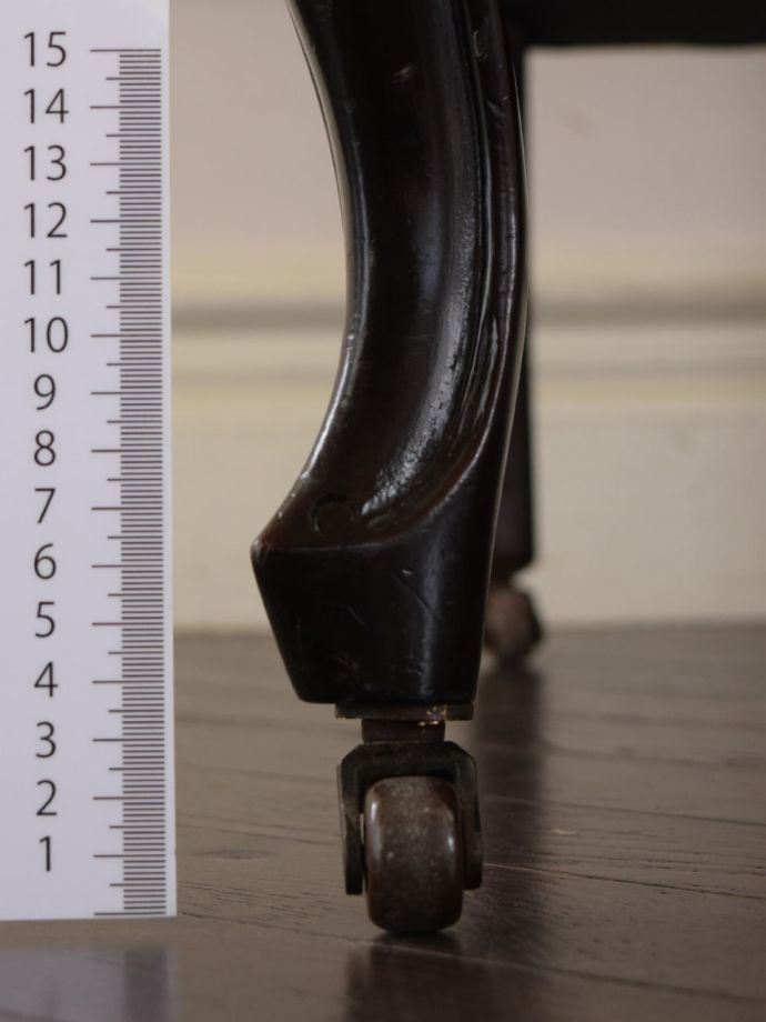 アンティーク椅子の脚