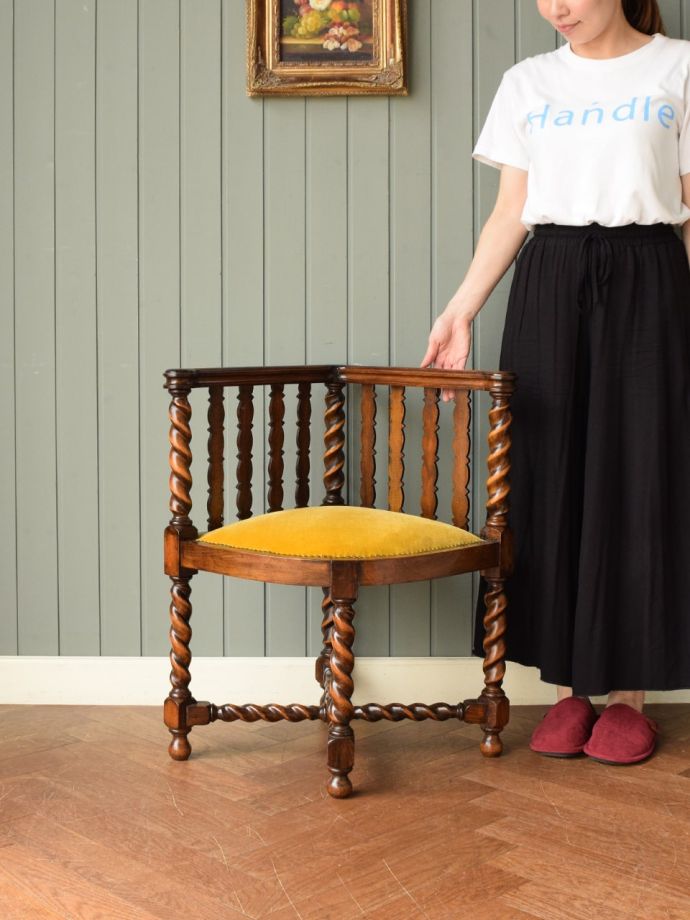 英国アンティークの椅子、コーナーチェア