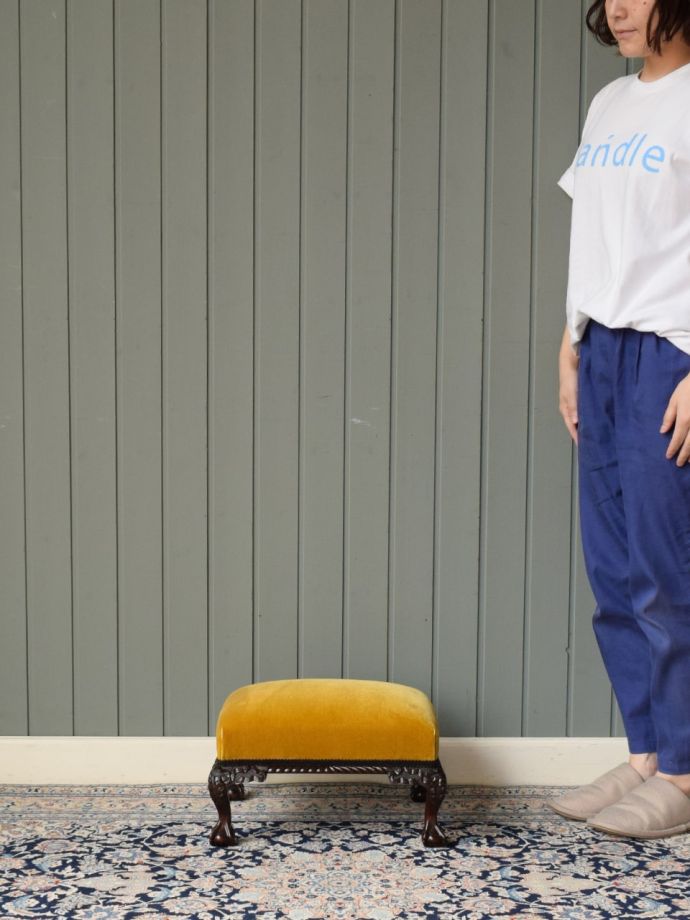 アンティークのフットスツール