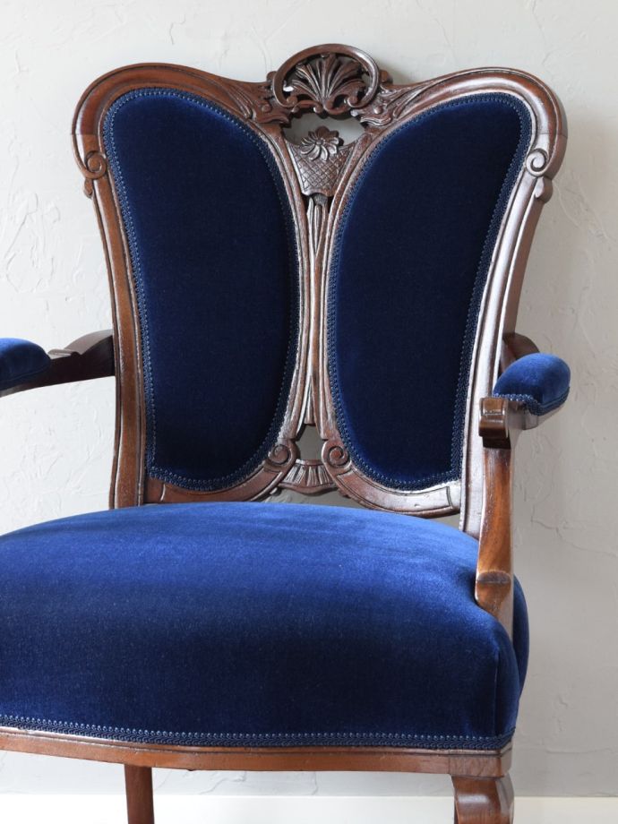 英国アンティークのパーソナルチェア、マホガニー材のナーシングチェア