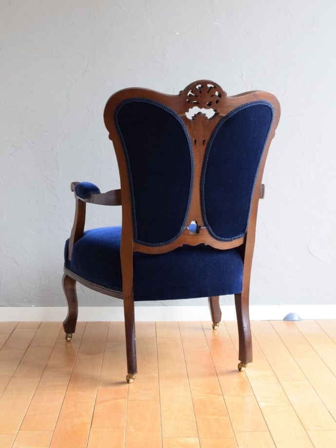 英国アンティークのパーソナルチェア、マホガニー材のナーシングチェア