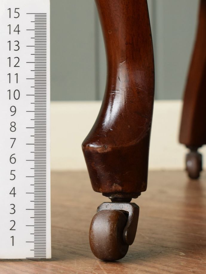 アンティーク椅子の脚